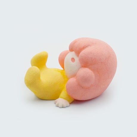 吉川ケイタ 座敷わらし 寝転びこもるちゃん / サーモンピンク×イエロー