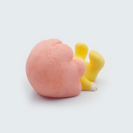 吉川ケイタ 座敷わらし 寝転びこもるちゃん / サーモンピンク×イエロー