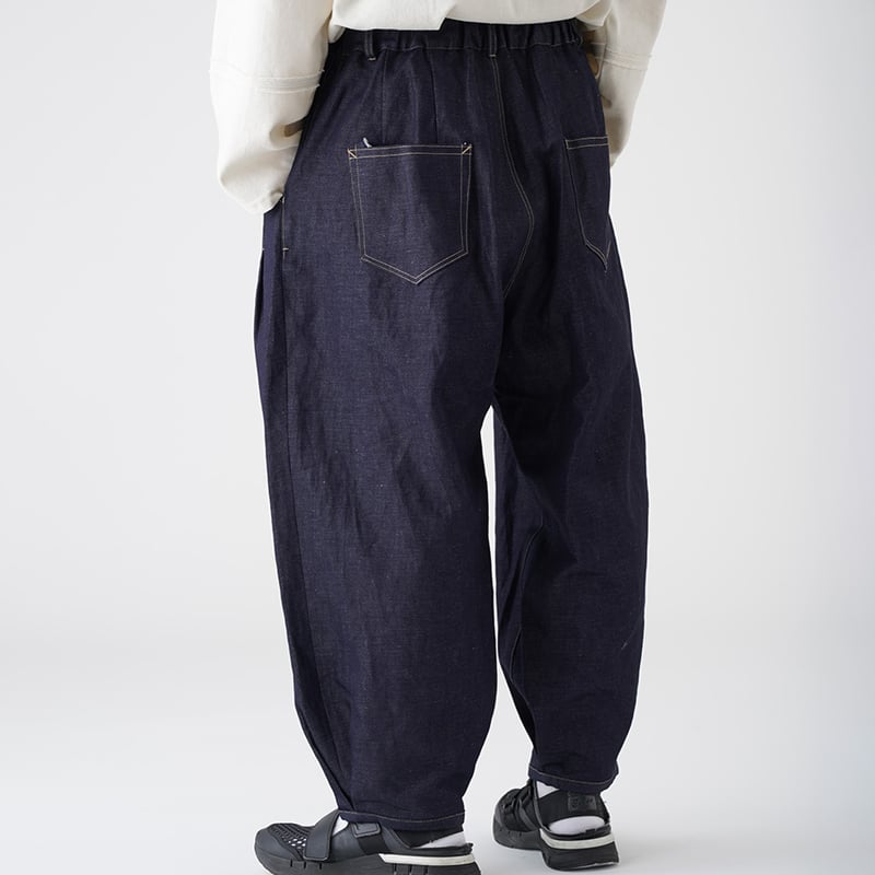 WANTHEM｜LOOSE SHIFT PLEATED JEANS - NAVY | WANT