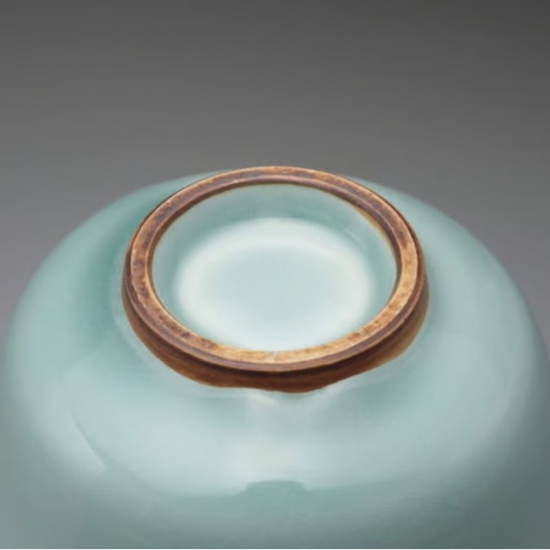 初期鍋島青磁色絵宝尽くし文茶碗 Early Nabeshima celadon bowl wi