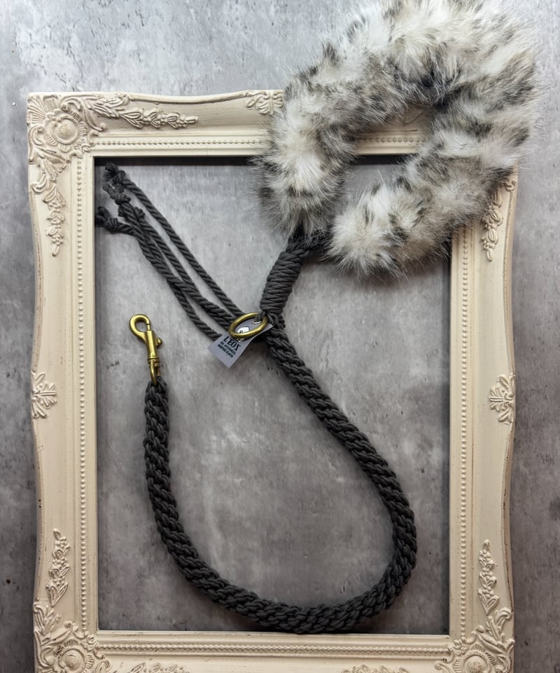 新品　レオンドッグ　パウズリビング　犬　リード　ファー　マクラメ　グレー　小型犬 LEON DOG ACCESSORIES