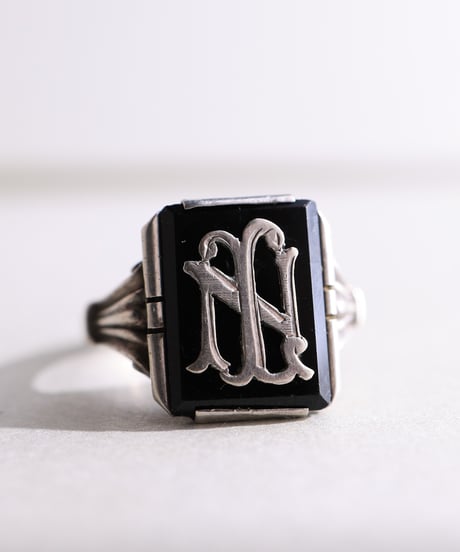 c.1945–49 Czechoslovakia / Black Onyx Monogram Ring / Silver 800