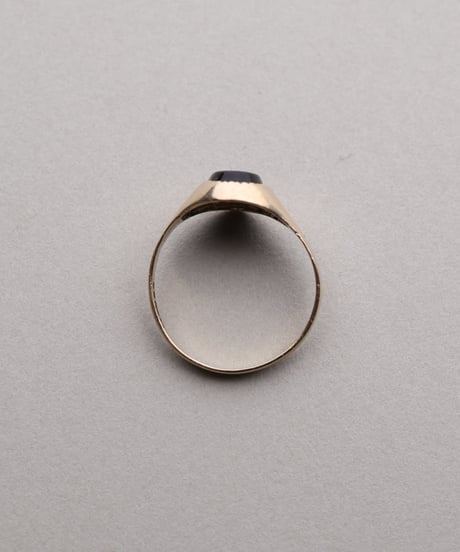 1979 England (London) / Onyx Signet Ring / 9ct Gold