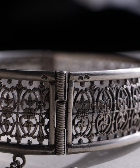 c.1900–10 France / Gothic Gate Bangle / Silver 800