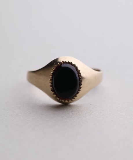 1979 England (London) / Onyx Signet Ring / 9ct Gold