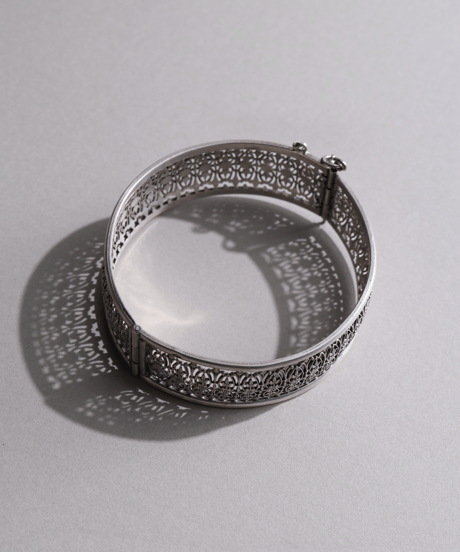 c.1900–10 France / Gothic Gate Bangle / Silver 800