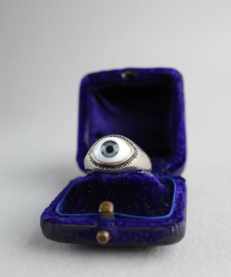 Surreal Eye Ring / Silver 925
