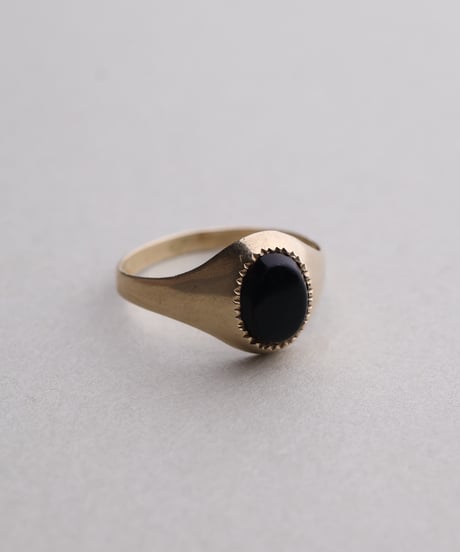1979 England (London) / Onyx Signet Ring / 9ct Gold