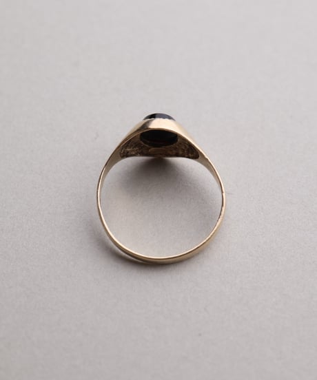 1979 England (London) / Onyx Signet Ring / 9ct Gold
