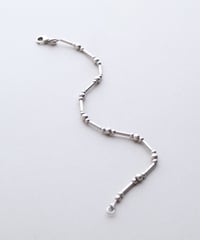 Narrow Bar & Bead Bracelet / Silver 925