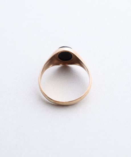 1983 England (London) / Onyx Signet Ring / 9ct Gold