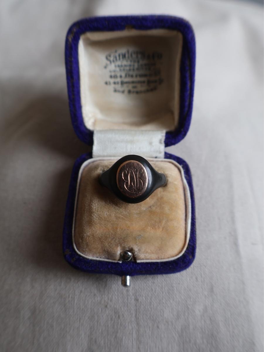 English antique モーニングジュエリー ジェットリング /9CT gold |