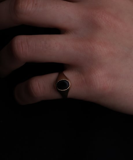 1979 England (London) / Onyx Signet Ring / 9ct Gold