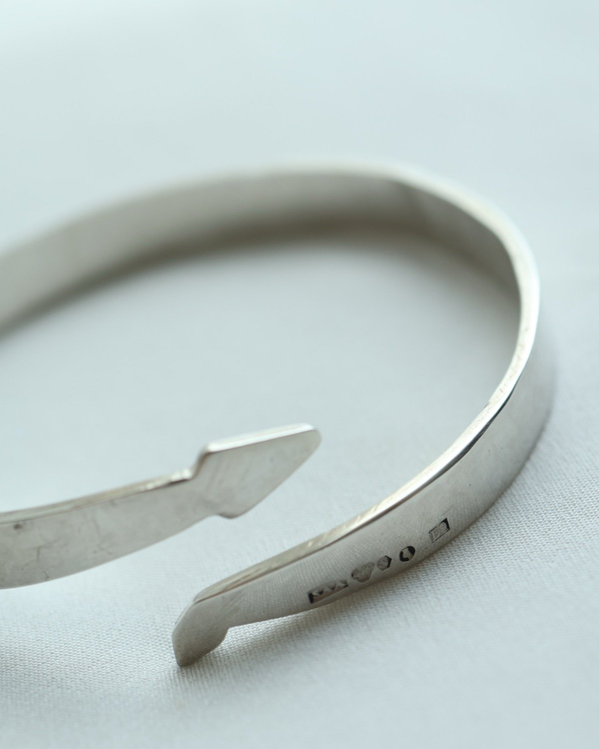 1955 Sweden Stockholm / モダンシルバーバングル/ by Axel Ca