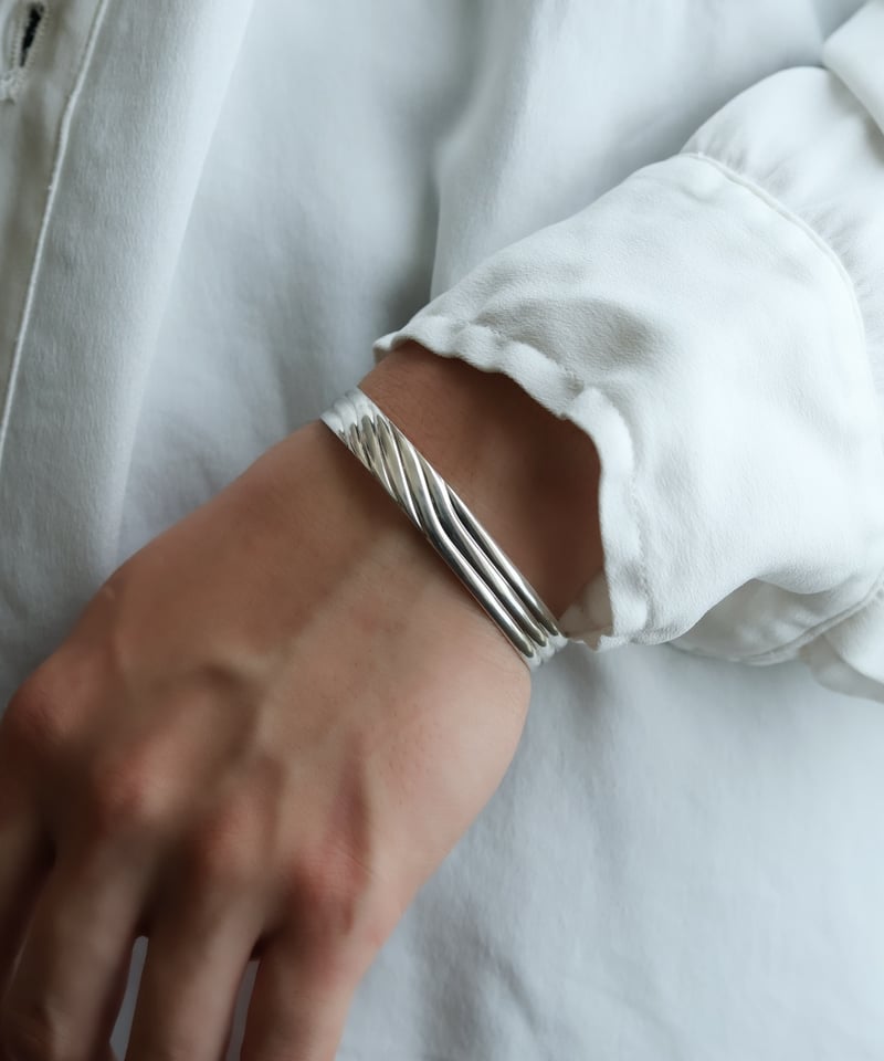 PLUIE ネイキッドカフ バングル SILVER 925 ネイキッド カフ - PLUIE：プリュイ / ユエリーニュ 『公式』web