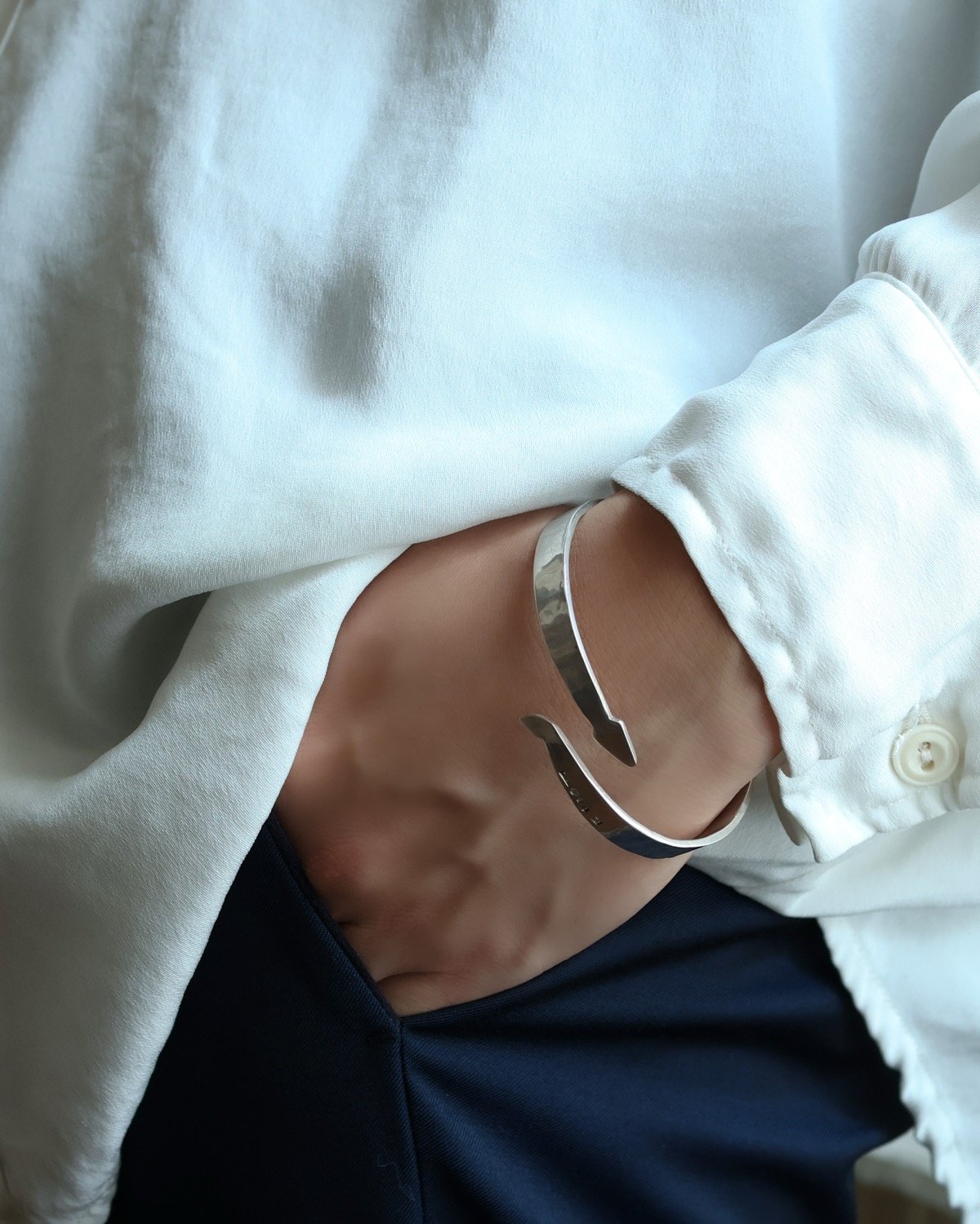 1955 Sweden Stockholm / モダンシルバーバングル/ by Axel Ca