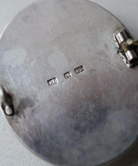 1911 Sweden / ポートレートブローチ / Silver & Reverse Carved Glass