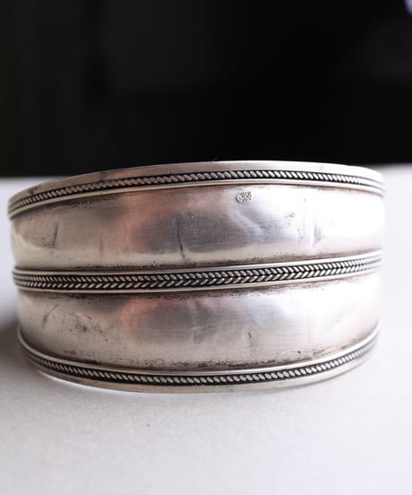 c.1930-50 Morocco Primitive Cuff Bangle / Silver 800