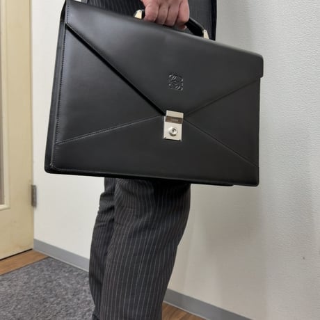 ロエベ　ビジネスバック　中古