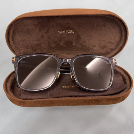TOMFORD TF1135-K 20A 54ㇿ20 145⋆3　中古