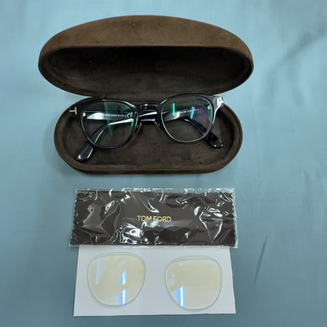 TOM FORD TF5783-D-8 005 47ㇿ23 145⋆0　中古