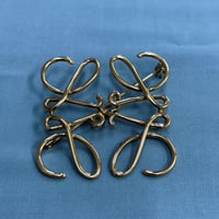 ロエベ　ブローチ　中古品