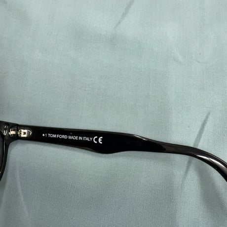 TOM FORD TF5783-D-8 005 47ㇿ23 145⋆0　中古