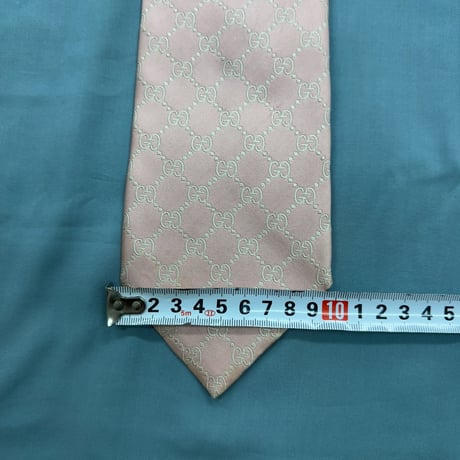 グッチ　ネクタイ　中古