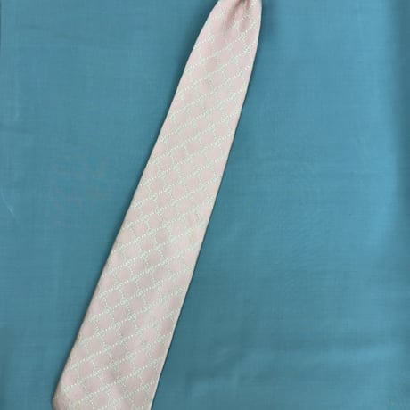 グッチ　ネクタイ　中古