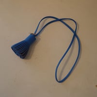 <NOWHOW> FRINGE CHARM : LONG (BLUE)