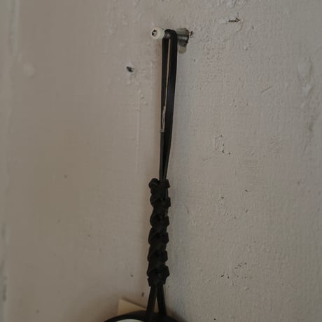 <KAMAROAN> Woven Pebble Mirror 26 (BLACK)