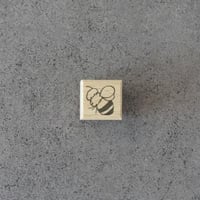 みつばち 15mm x 15mm