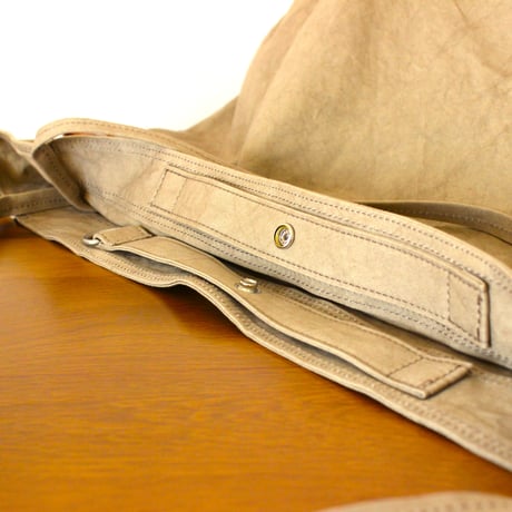 WARM useful shoulder bag large　CAMEL