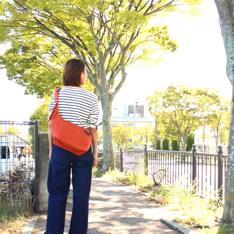 BO harf moon shoulder bag　ORANGE
