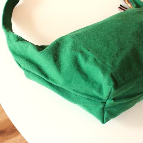BO harf moon shoulder bag　GREEN