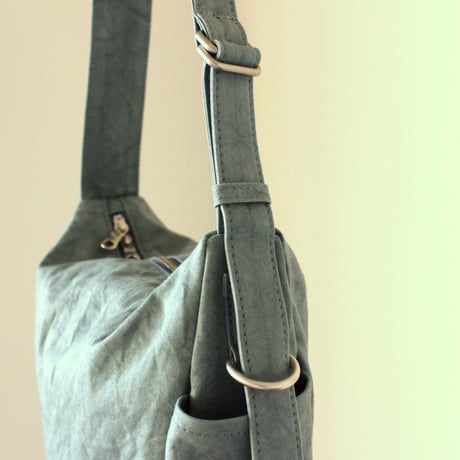 WARM narrow shoulder bag small  BLUE