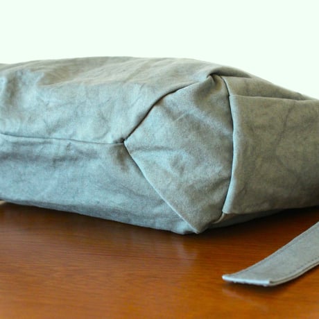 WARM narrow shoulder bag small  BLUE