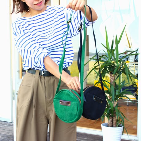 BO circle shoulder bag BLACK
