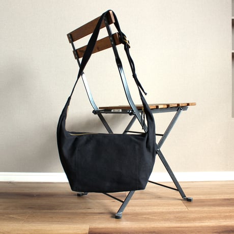 BO harf moon shoulder bag　BLACK