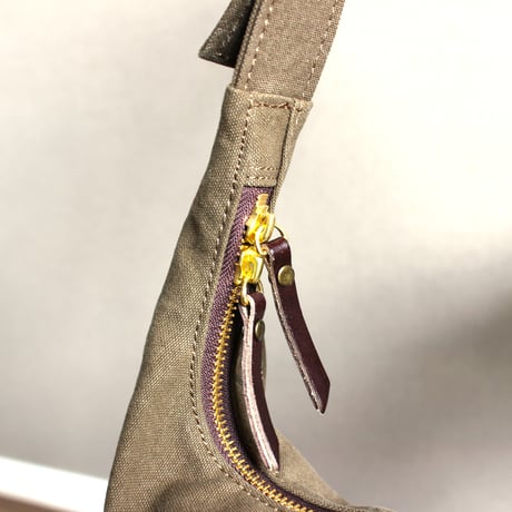 BO harf moon shoulder bag　KHAKI