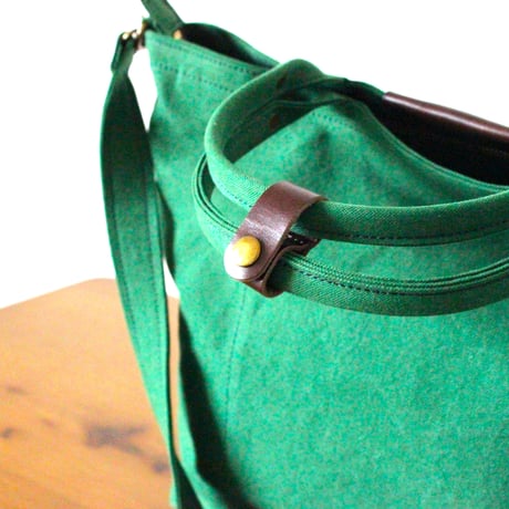 BO simple tote bag midium GREEN