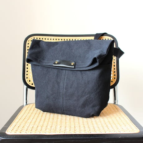 BO cover shoulder bag BLACK