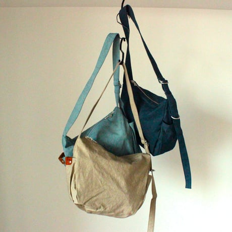 WARM narrow shoulder bag small　DARK NAVY