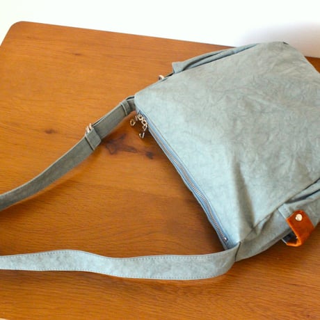 WARM narrow shoulder bag small  BLUE