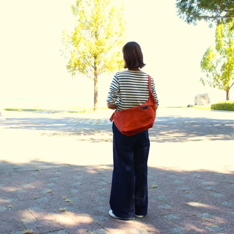 BO harf moon shoulder bag　ORANGE