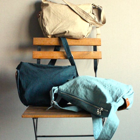WARM narrow shoulder bag small　DARK NAVY