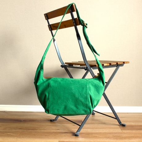 BO harf moon shoulder bag　GREEN