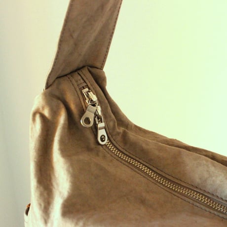 WARM narrow shoulder bag large CAMEL