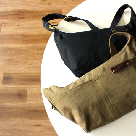 BO harf moon shoulder bag　BLACK