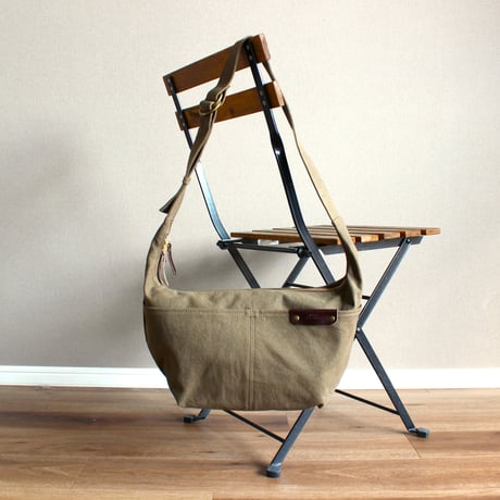 BO harf moon shoulder bag　KHAKI